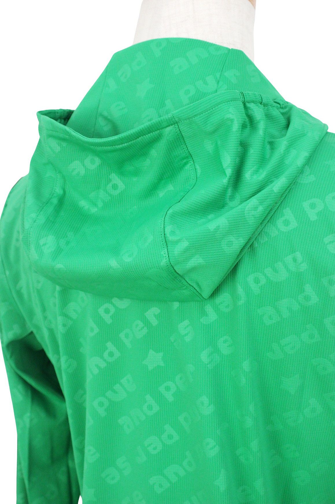 アンパスィのハイネックシャツ