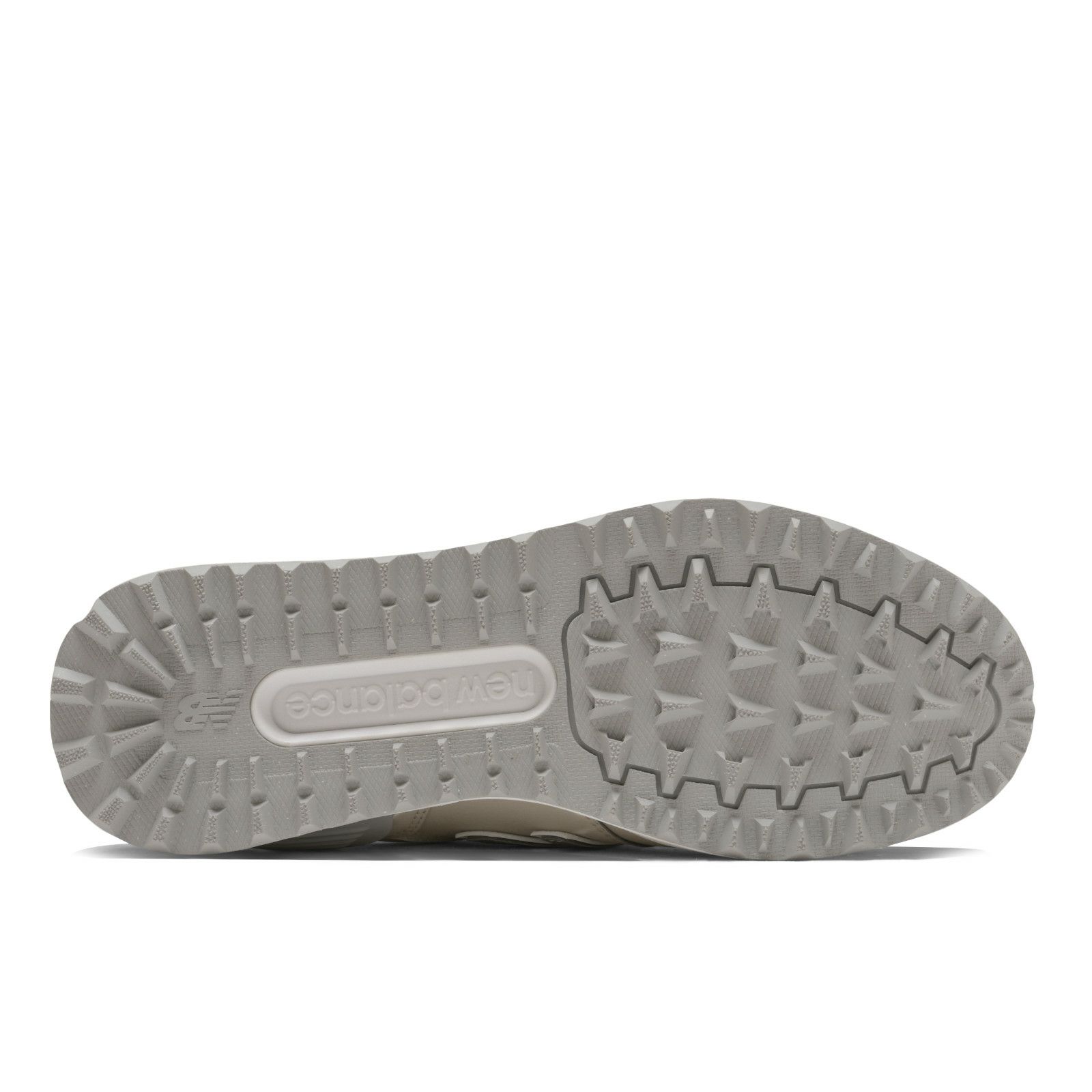 ニューバランスゴルフのシューズ