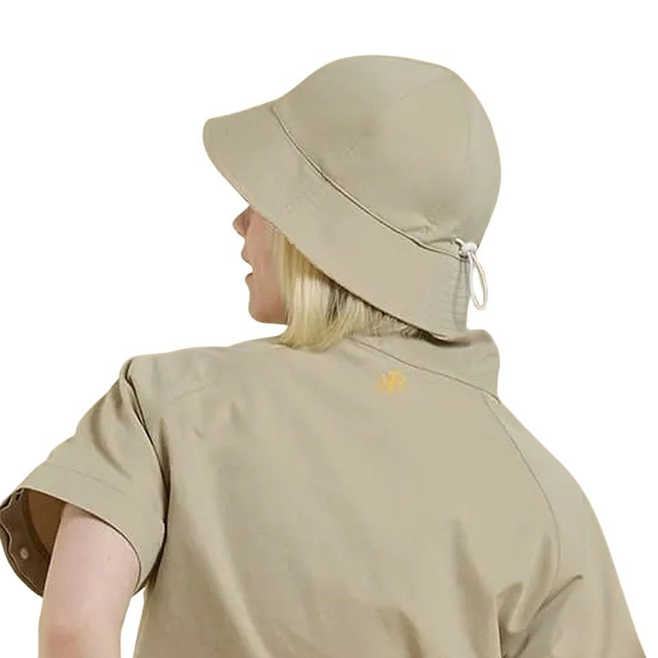 レザレクションのハット