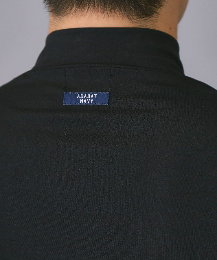 アダバットのハイネックシャツ