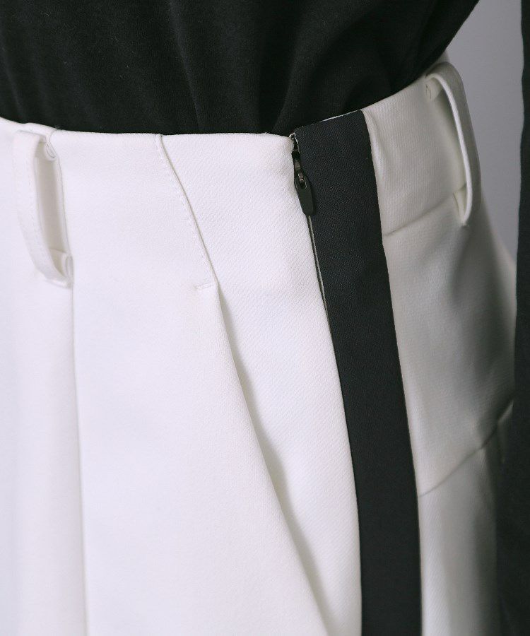 アダバットストリームのショートパンツ