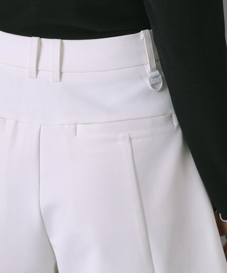 アダバットストリームのショートパンツ