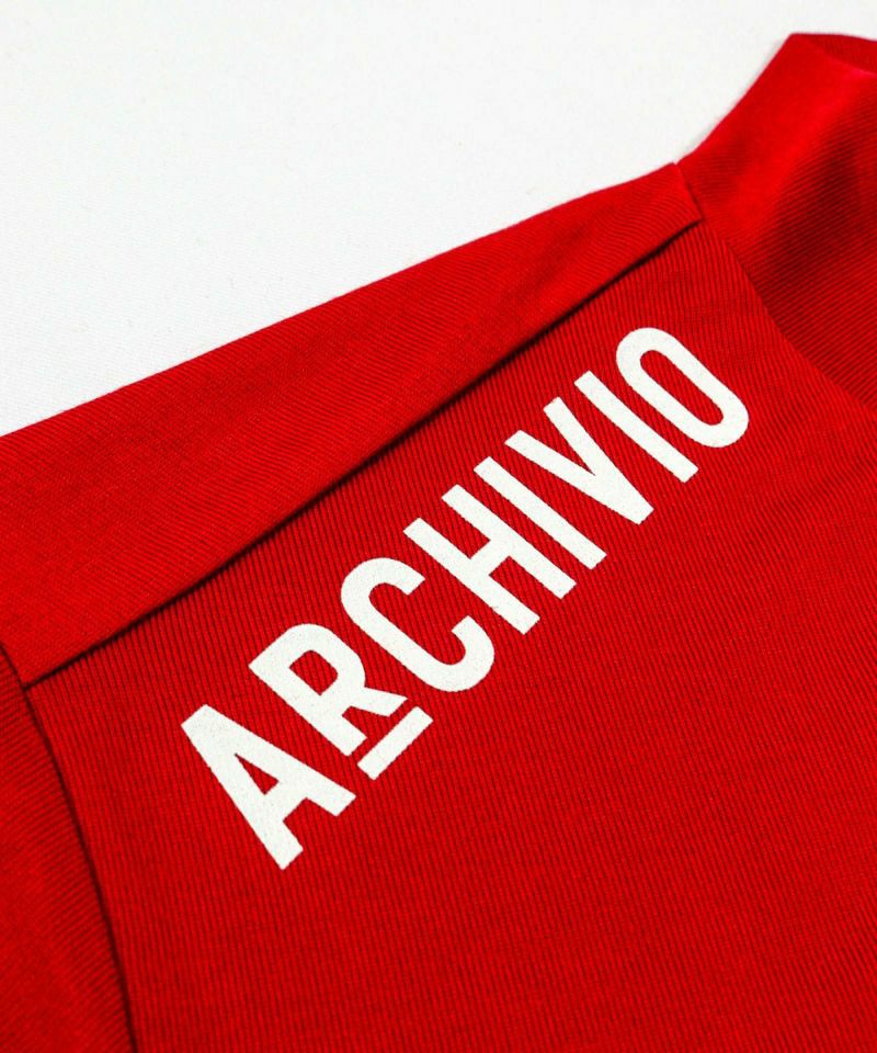 アルチビオのハイネックシャツ