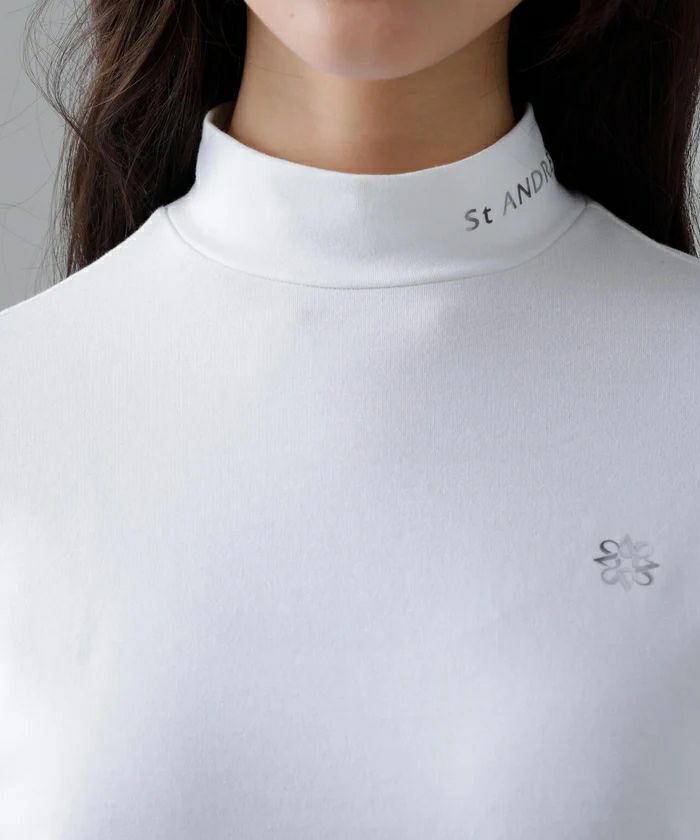 セントアンドリュースのハイネックシャツ