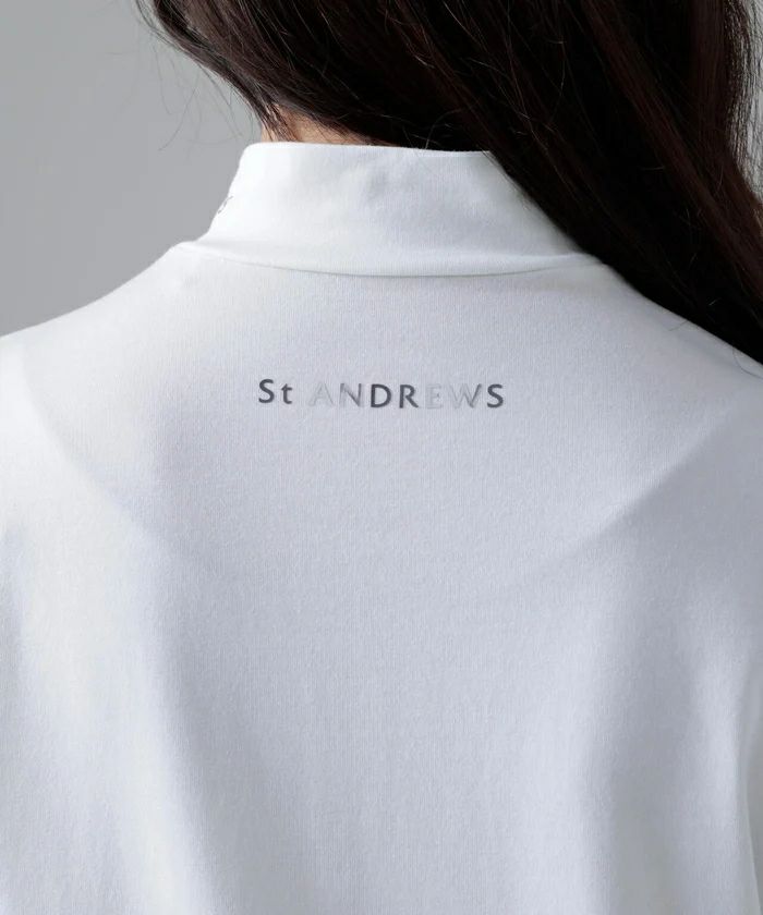 セントアンドリュースのハイネックシャツ