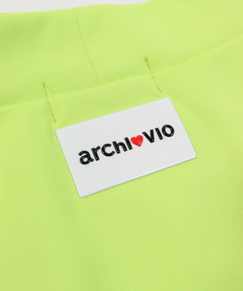 アルチビオのハイネックシャツ