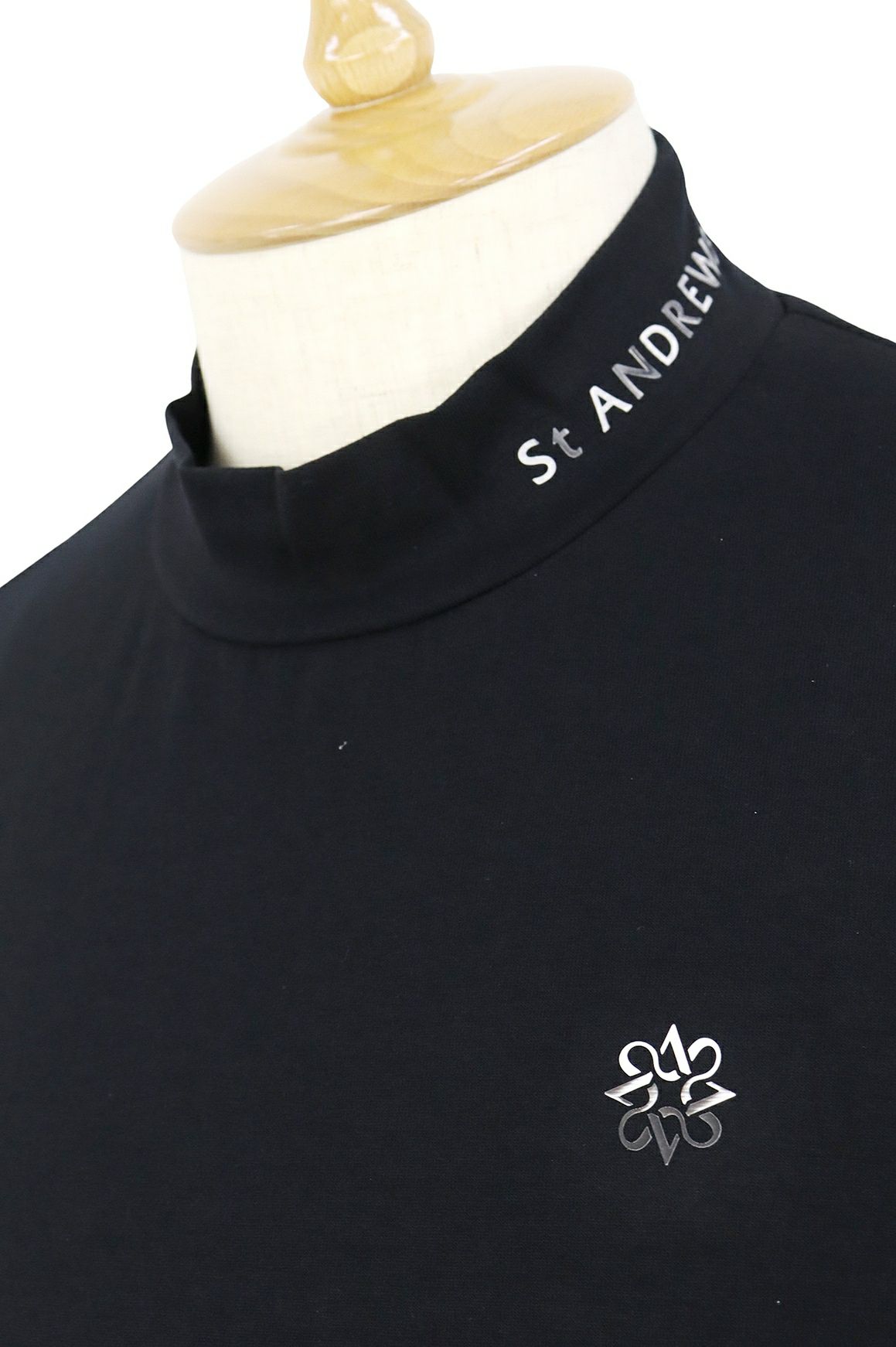 セントアンドリュースのハイネックシャツ