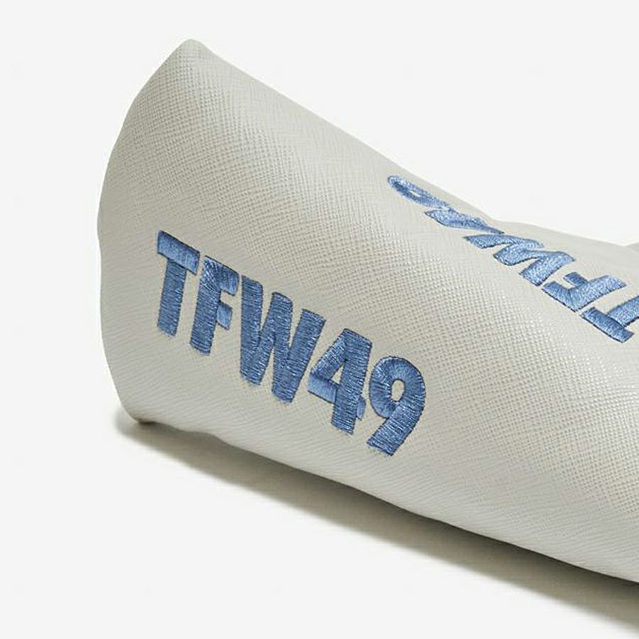 TFW49のパターカバー