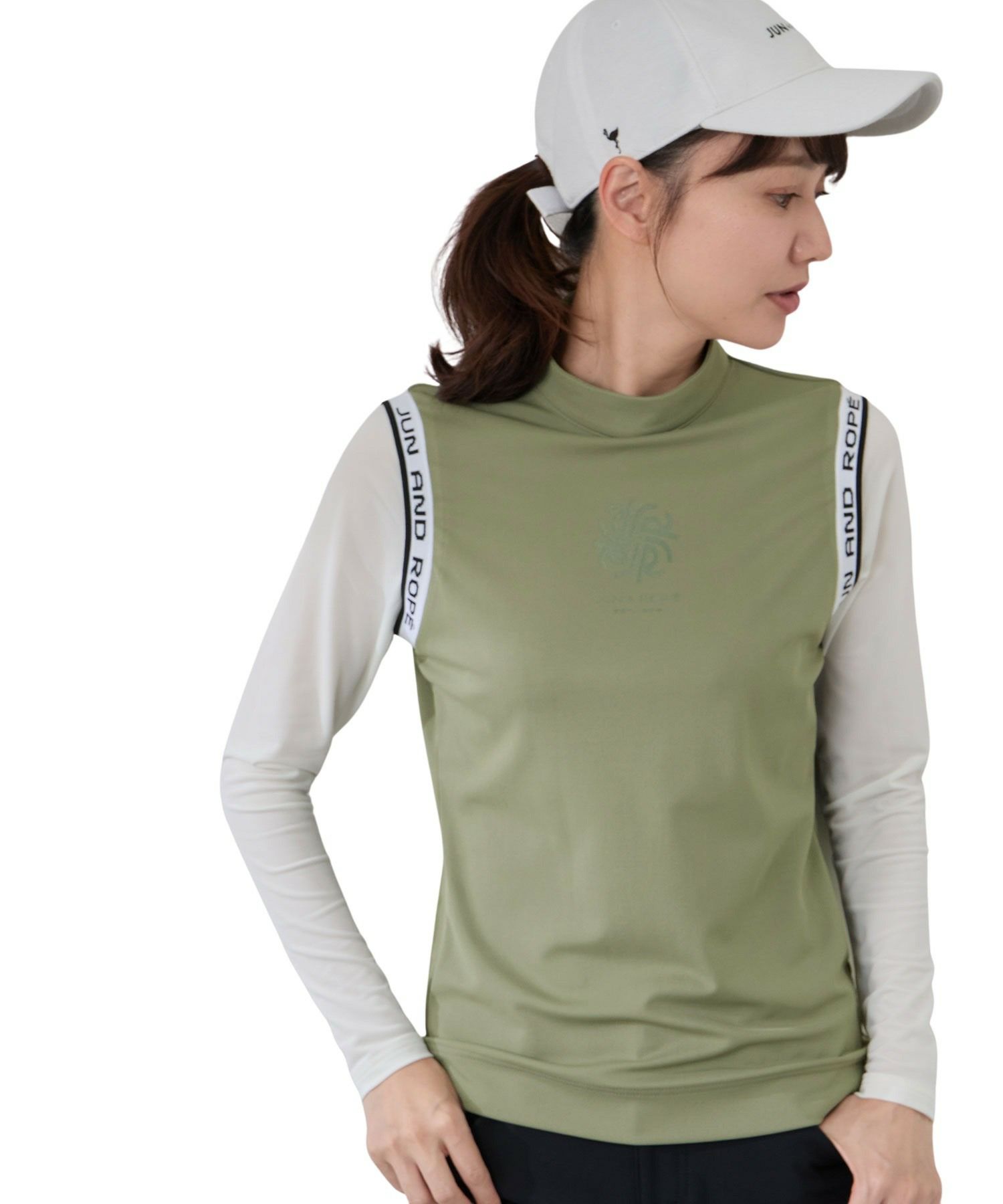 ジュン＆ロペのハイネックシャツ