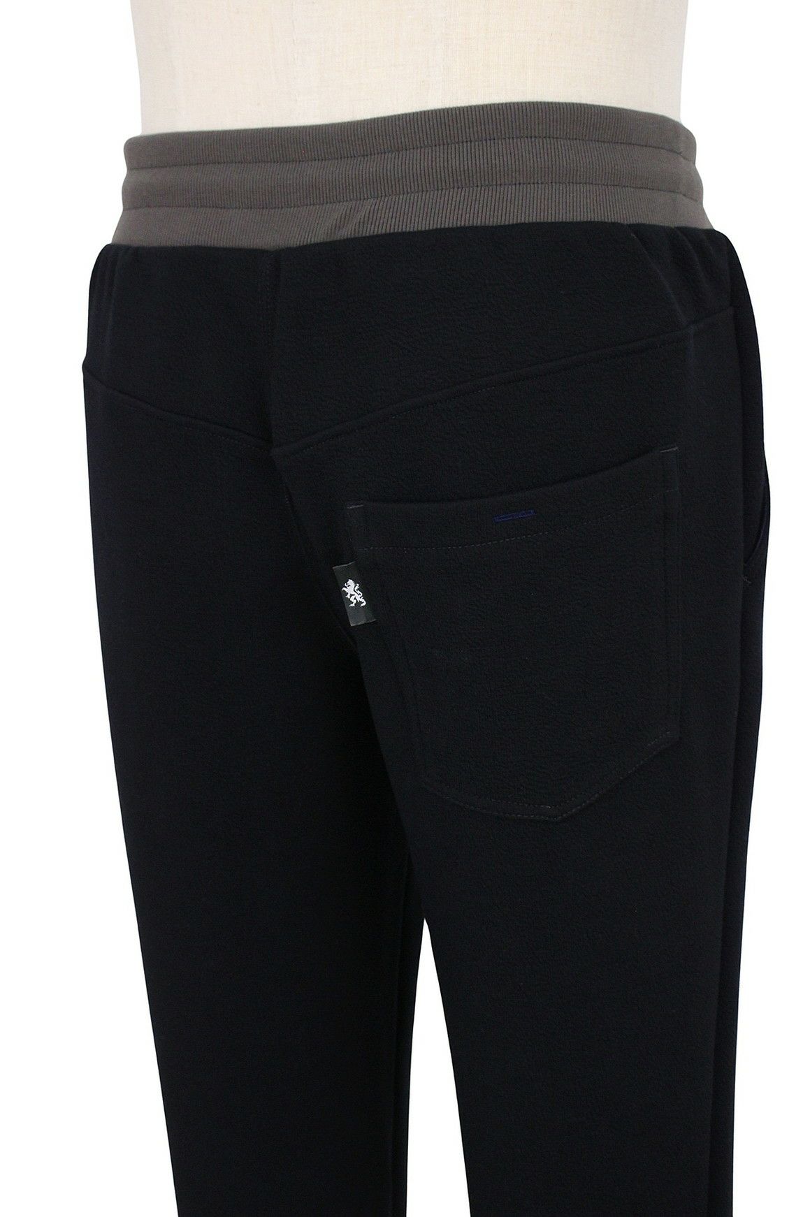 ラウラフェリーチェのロングパンツ