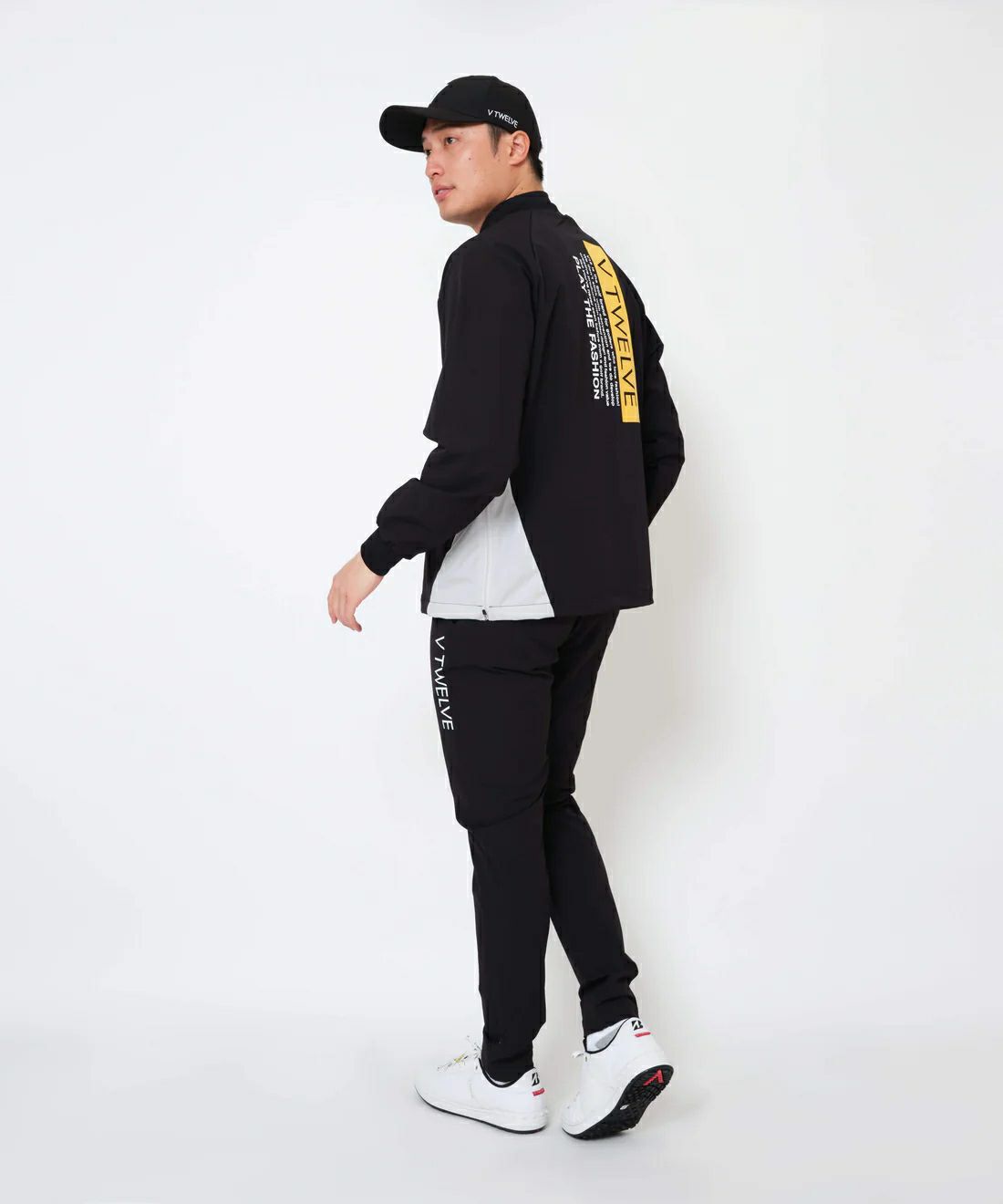 V12ゴルフのブルゾン