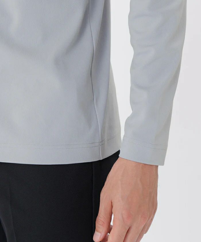 ニューバランスゴルフのハイネックシャツ