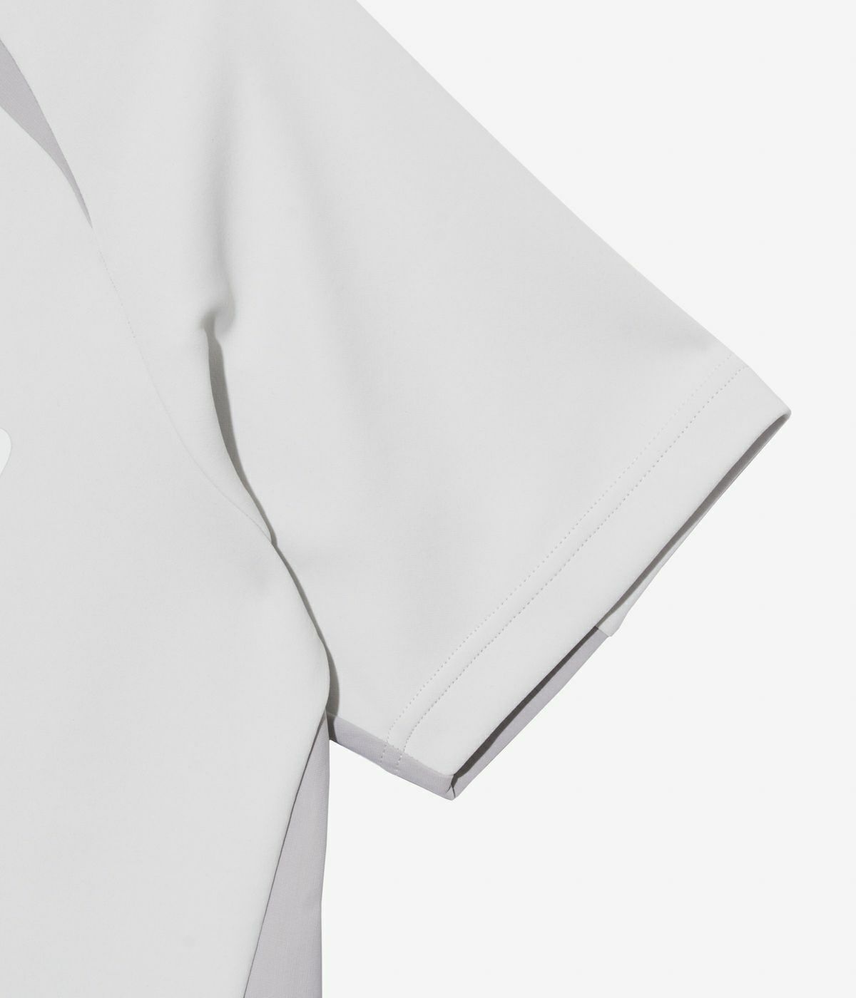 TWF49のハイネックシャツ