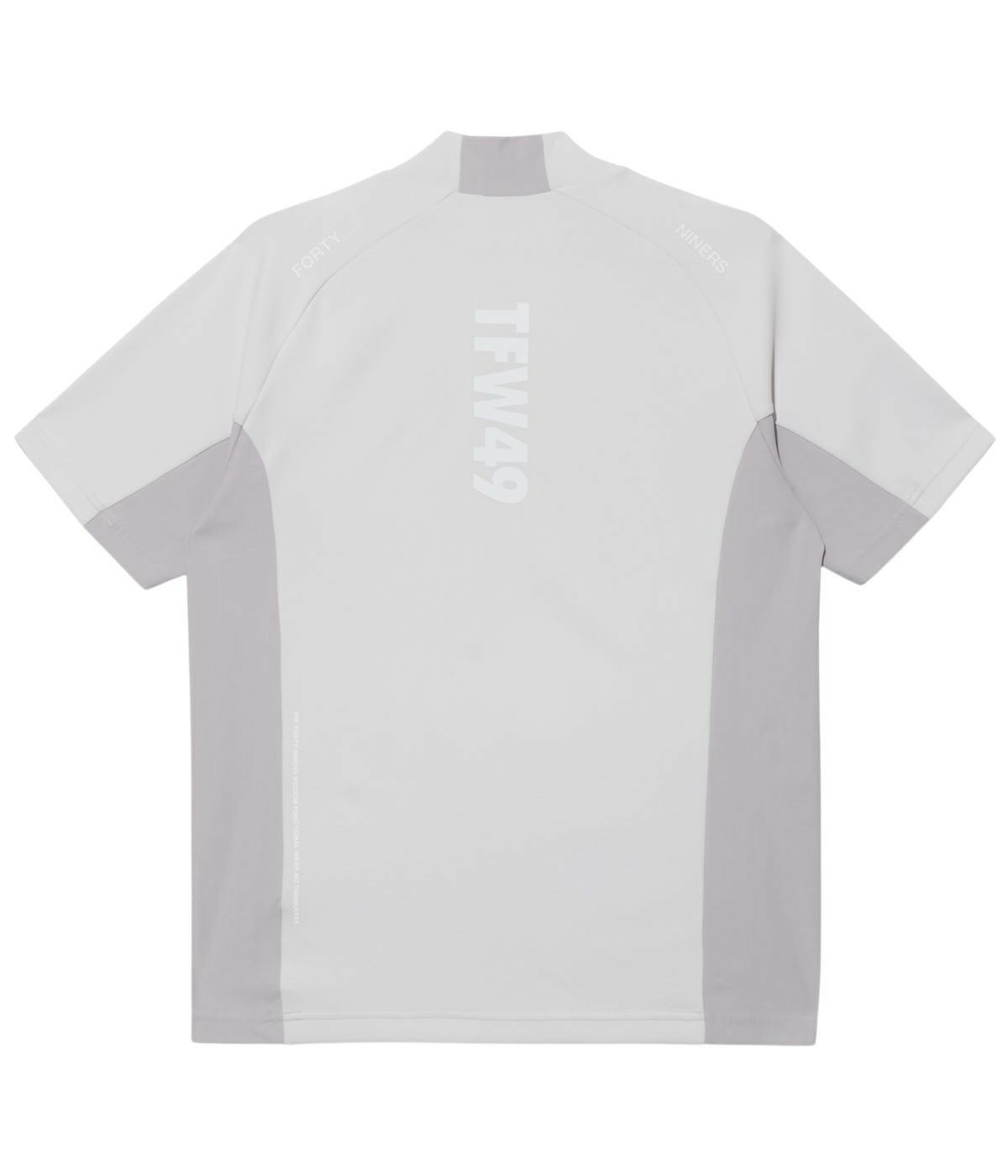 TWF49のハイネックシャツ