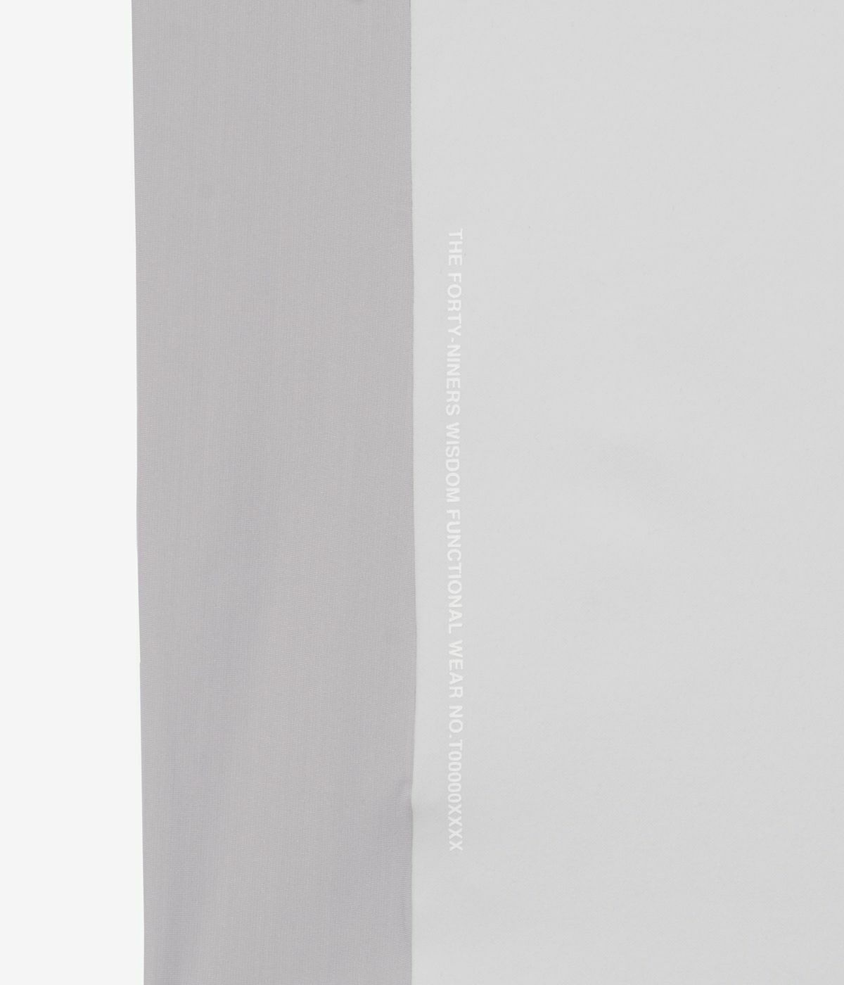 TWF49のハイネックシャツ