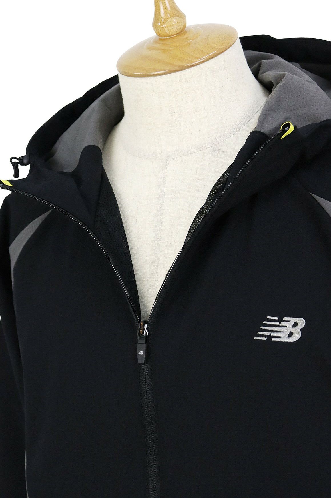 ニューバランスゴルフのブルゾン