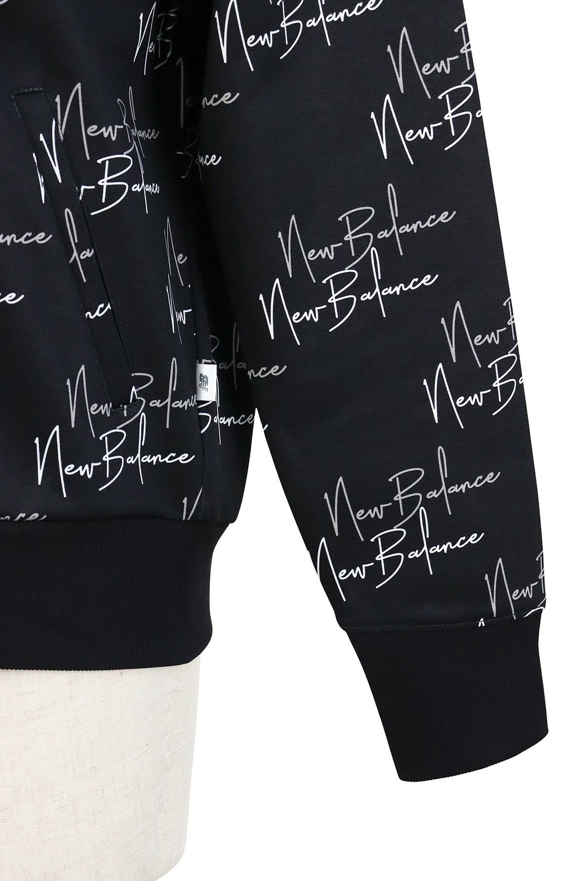 ニューバランスゴルフのブルゾン