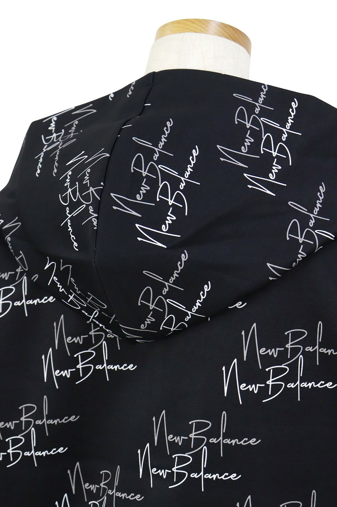 ニューバランスゴルフのブルゾン