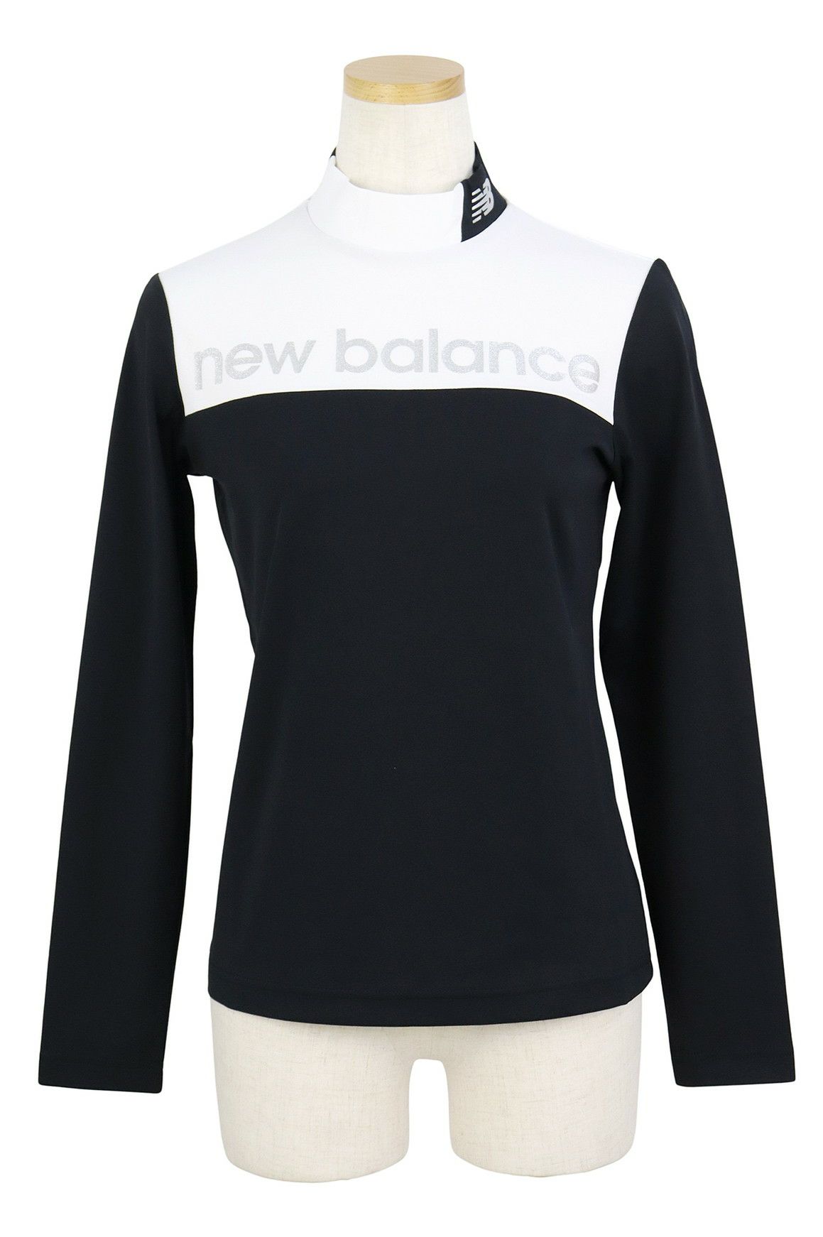 ニューバランスゴルフのハイネックシャツ