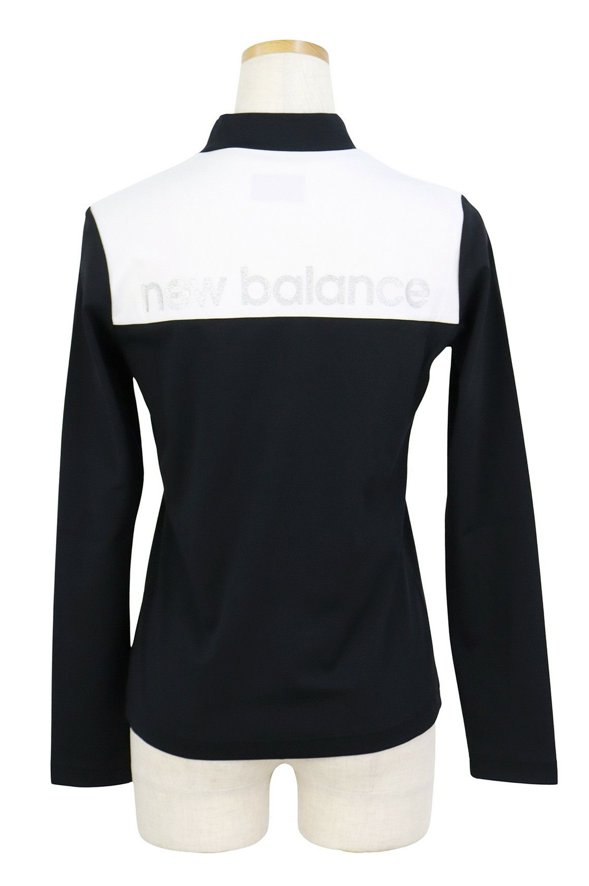 ニューバランスゴルフのハイネックシャツ