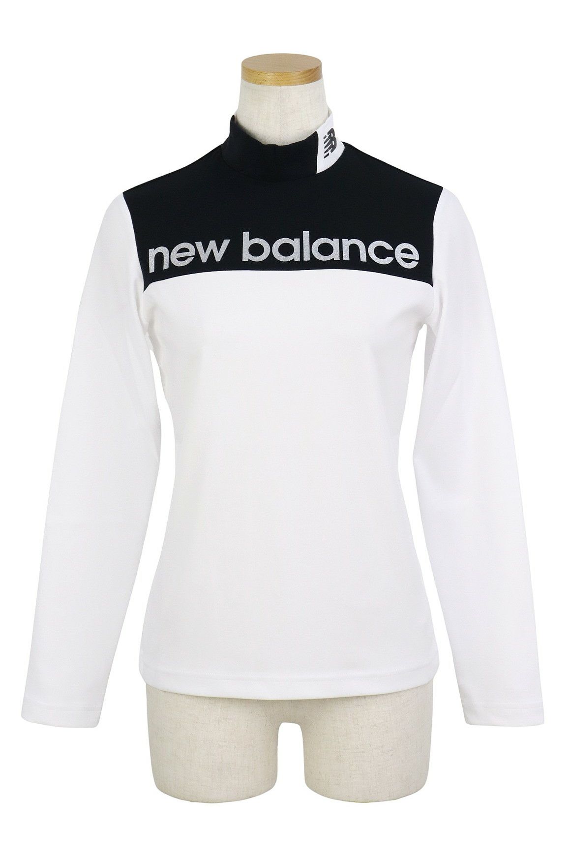 ニューバランスゴルフのハイネックシャツ