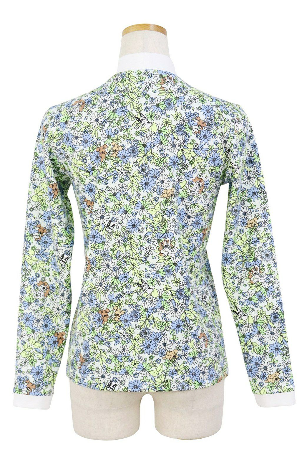 MUスポーツのハイネックシャツ