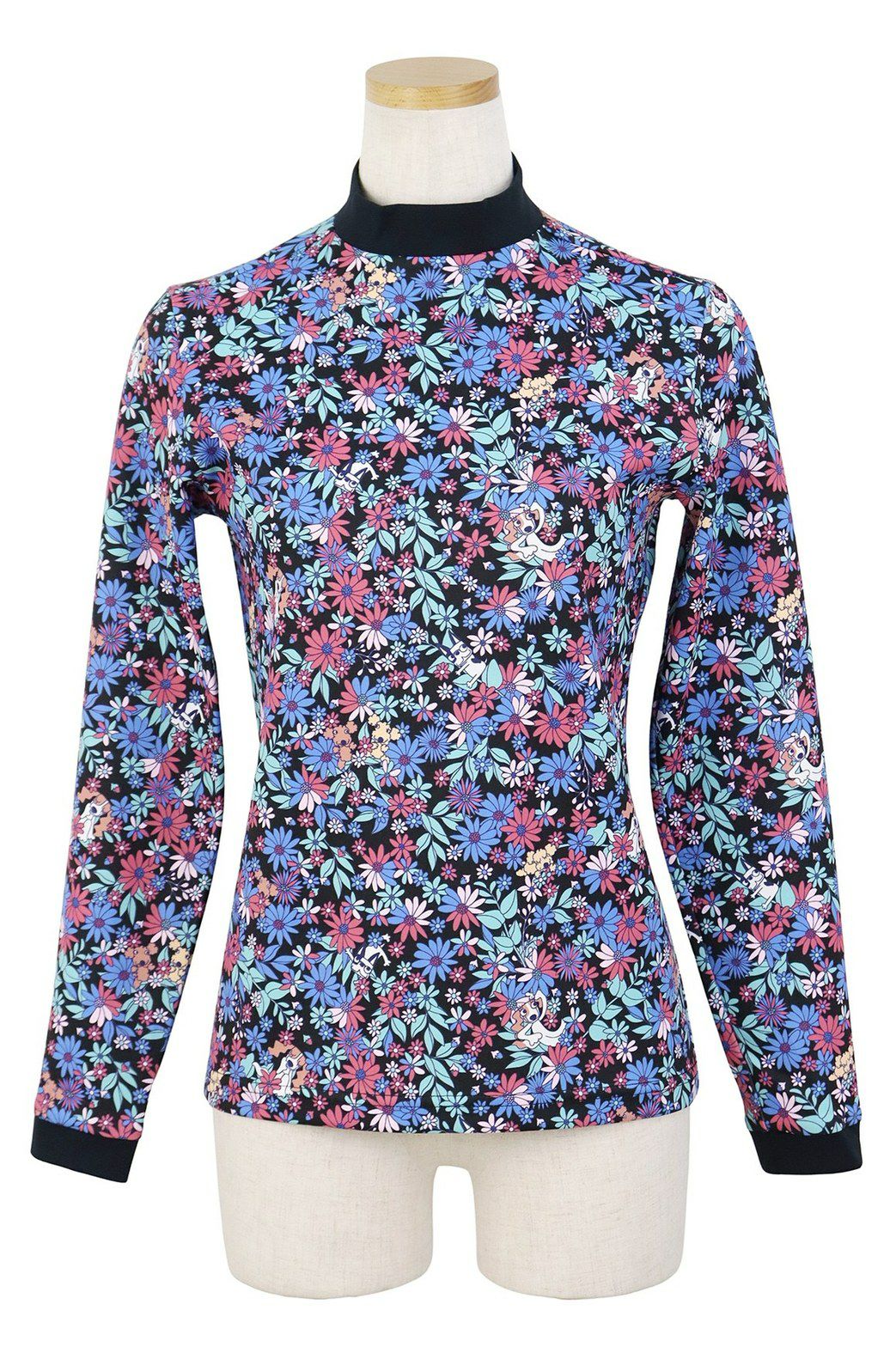 MUスポーツのハイネックシャツ