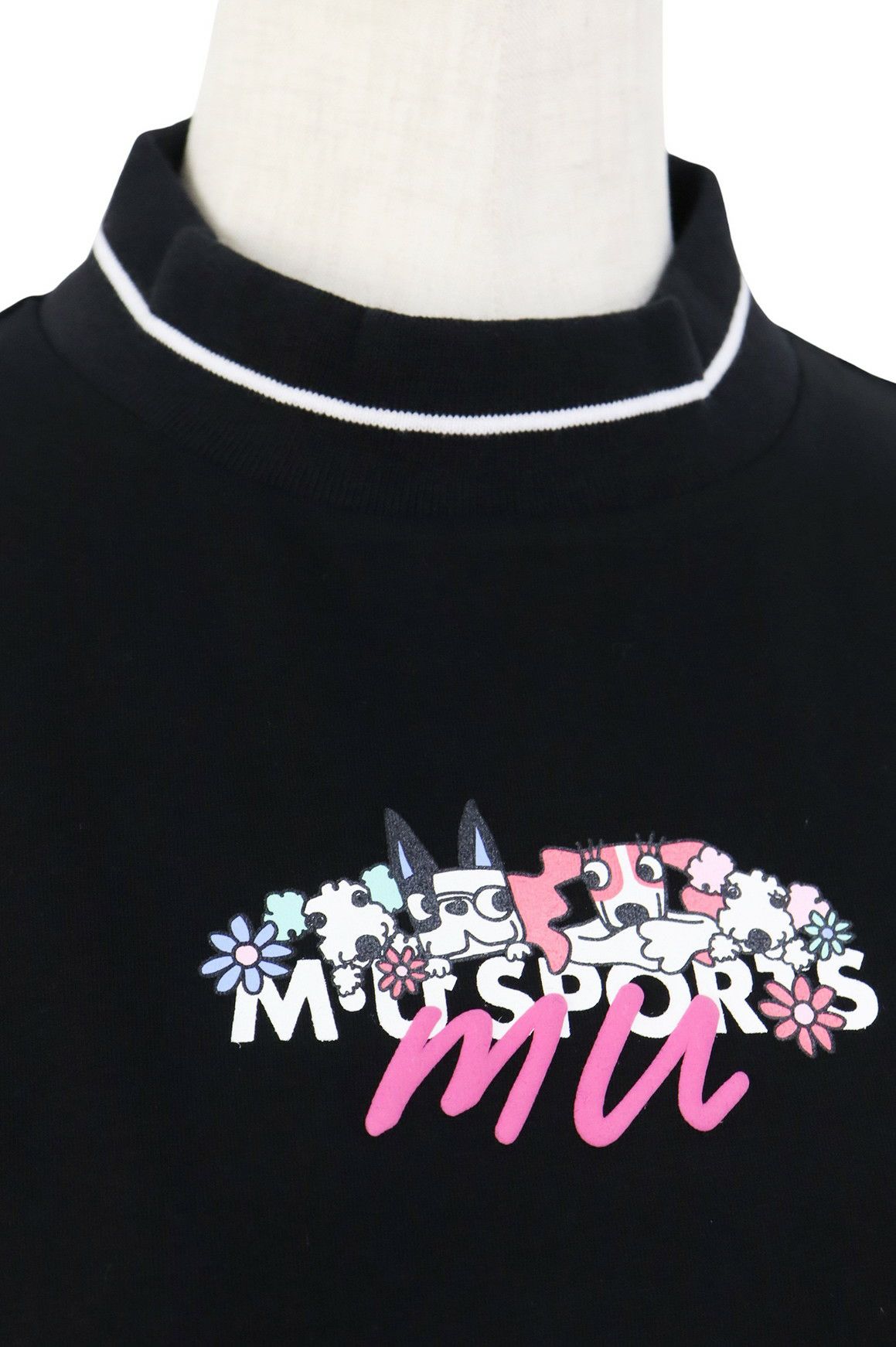 MUスポーツのハイネックシャツ