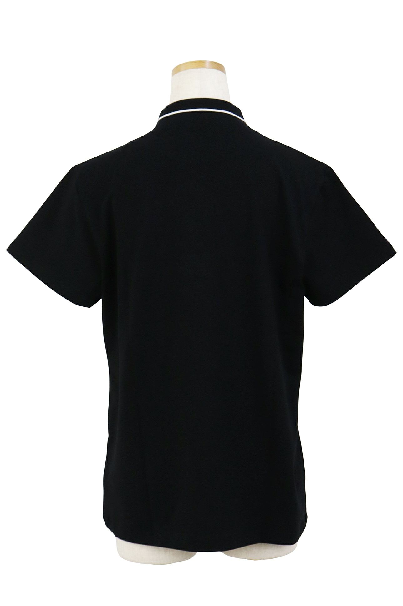 MUスポーツのハイネックシャツ