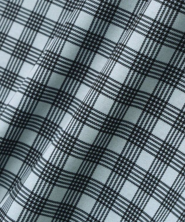 ニューバランスゴルフのハイネックシャツ