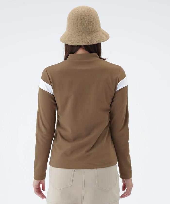 ニューバランスゴルフのハイネックシャツ