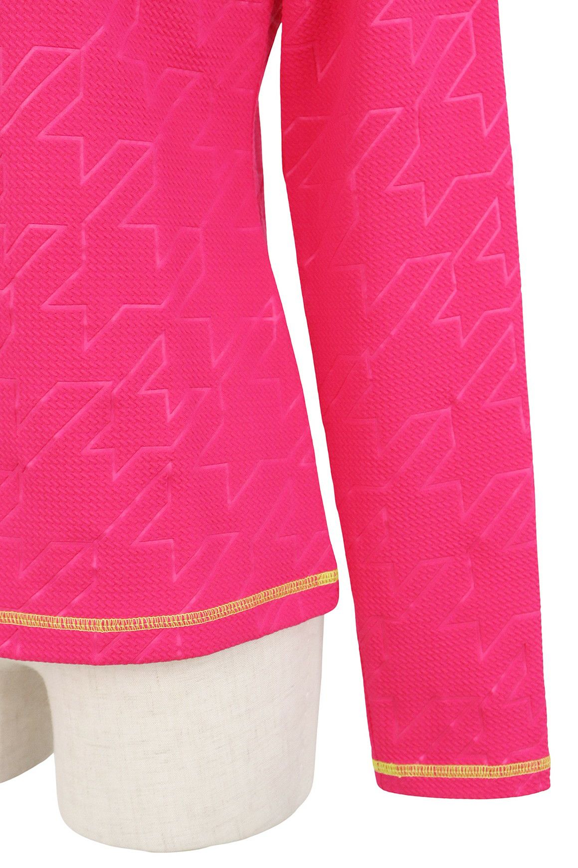 ラウドマウスのハイネックシャツ