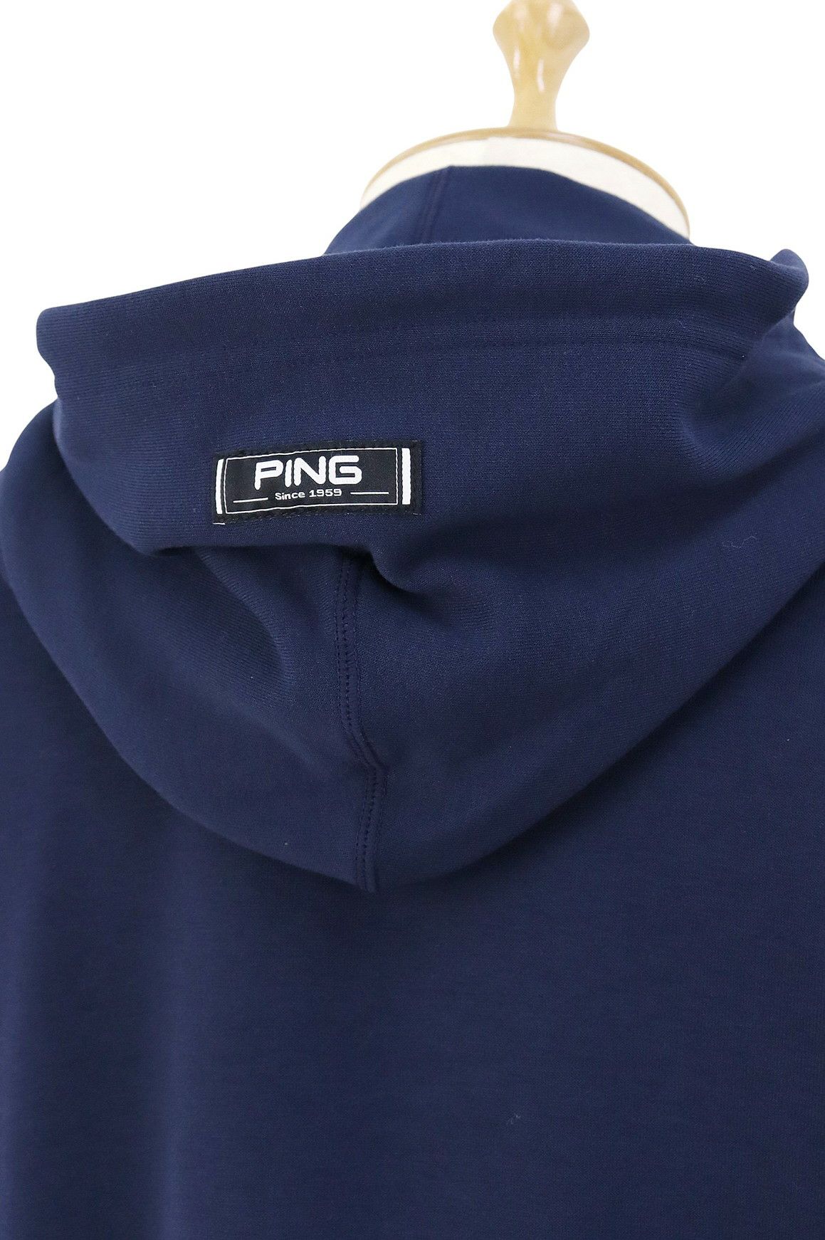 ピンのパーカー