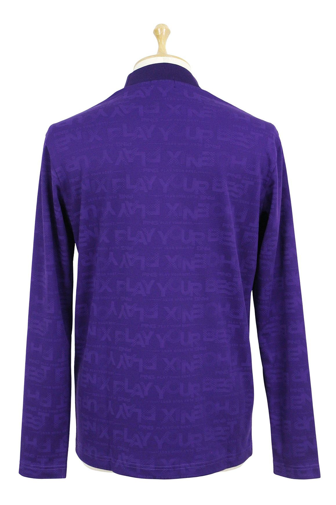 ピンのハイネックシャツ