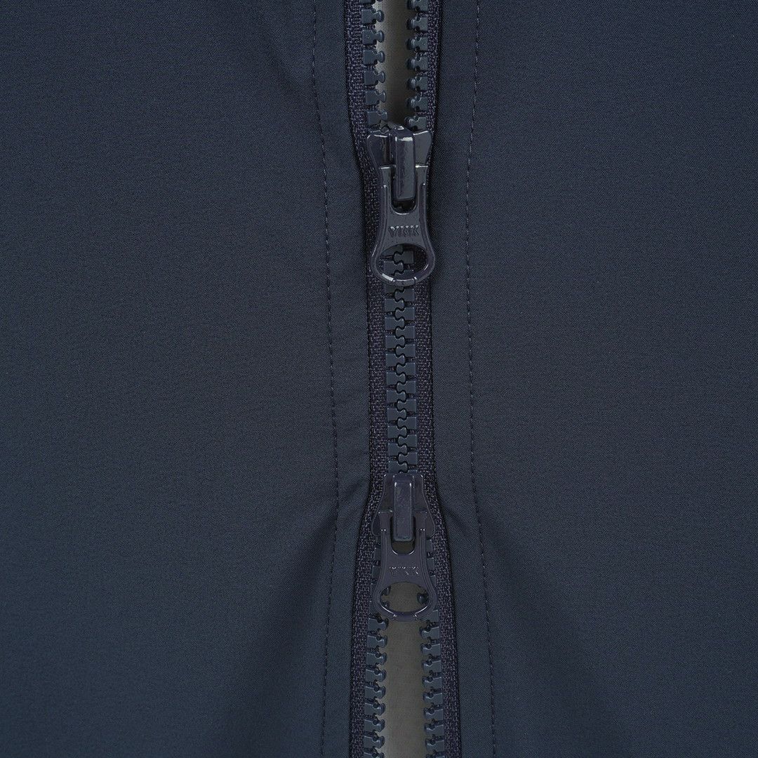 アドミラルゴルフのブルゾン