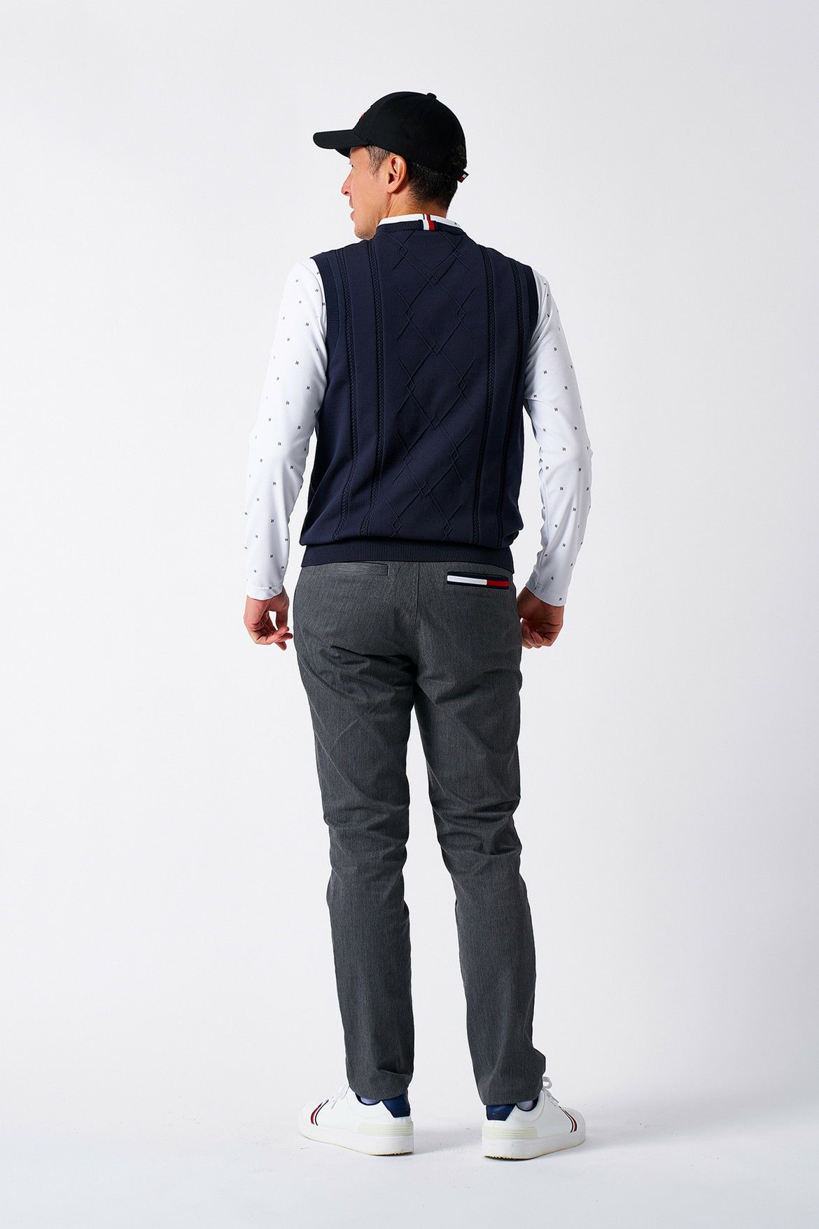 トミーヒルフィガーゴルフのニットベスト