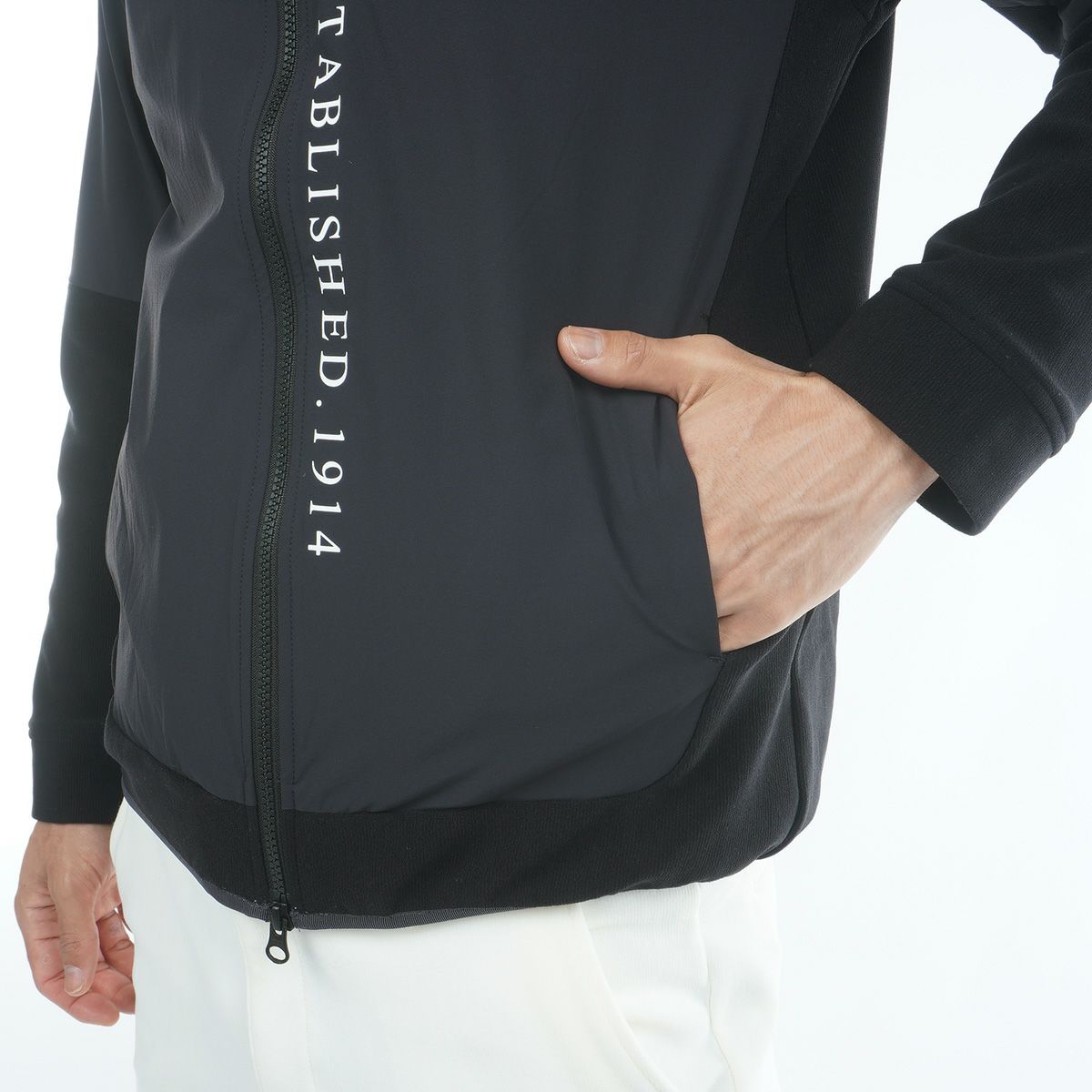 アドミラルゴルフのブルゾン