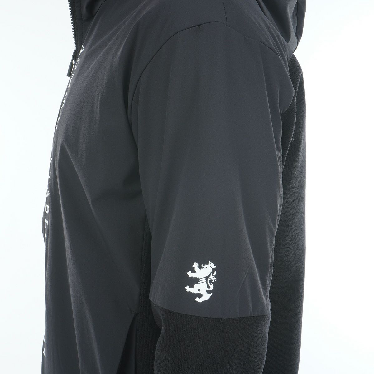 アドミラルゴルフのブルゾン