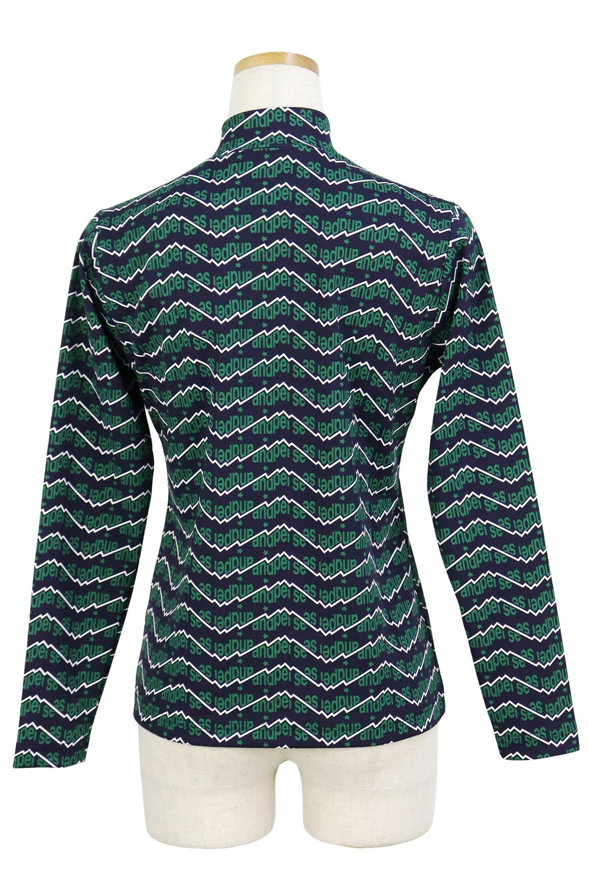 アンパスィのハイネックシャツ