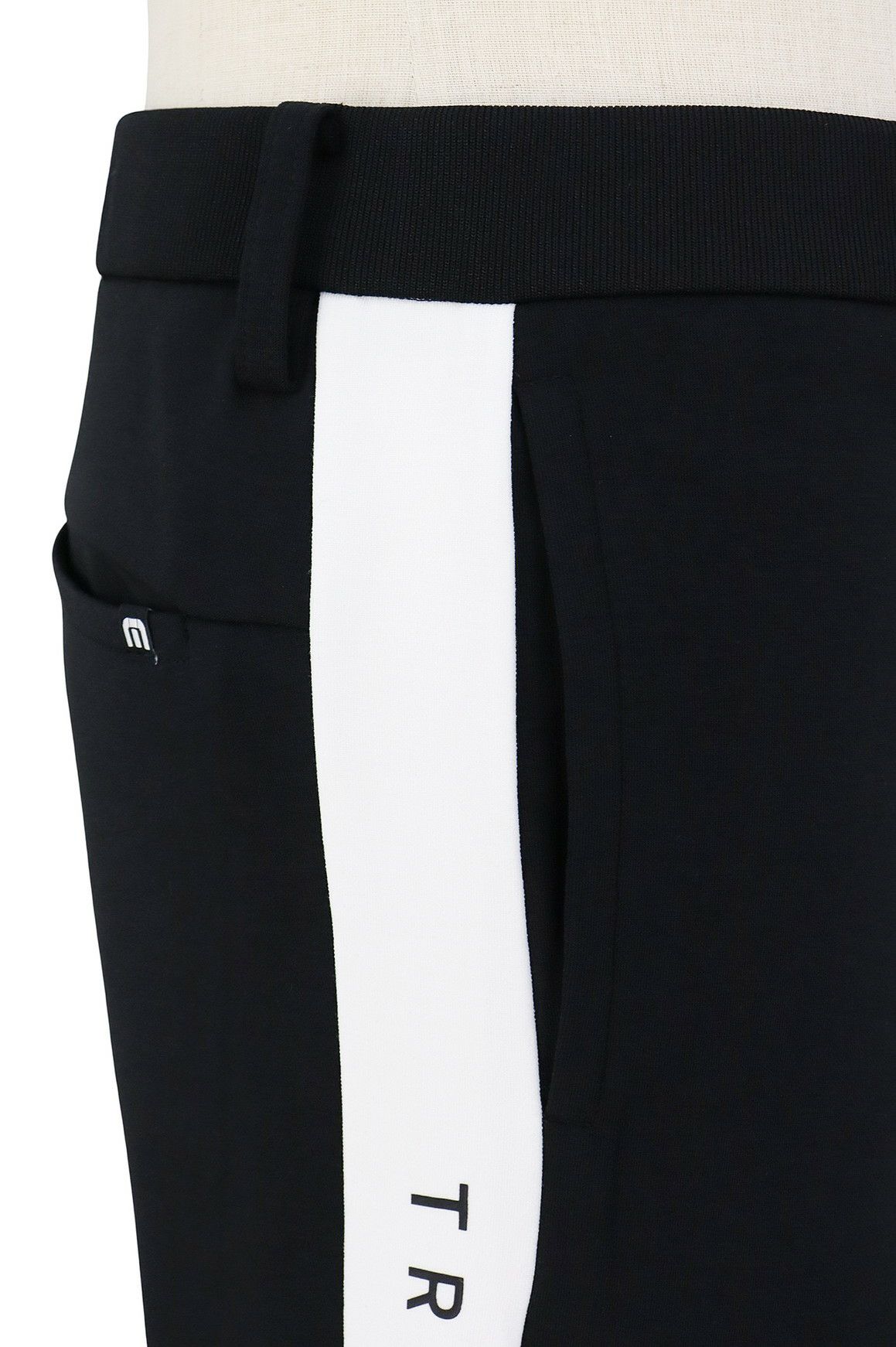 トラヴィスマシューのロングパンツ