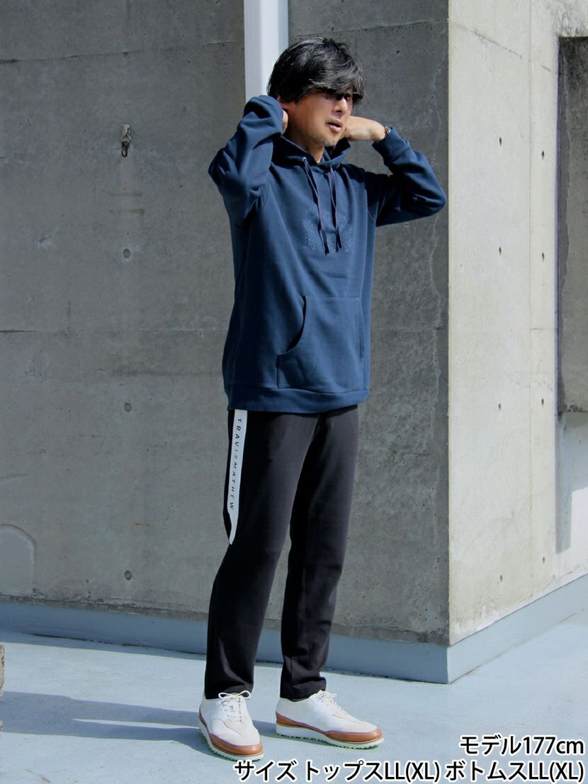 トラヴィスマシューのロングパンツ