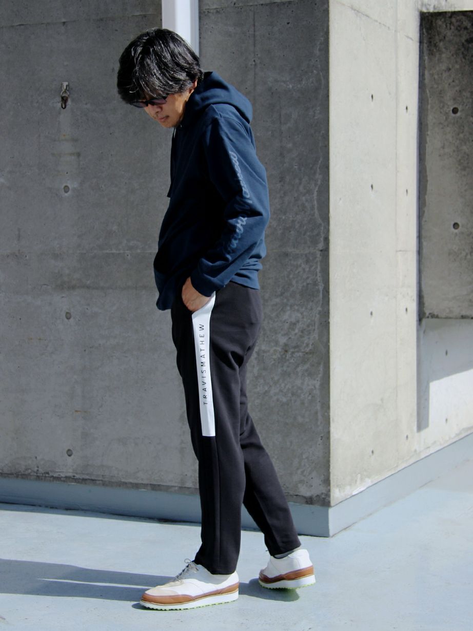 トラヴィスマシューのロングパンツ