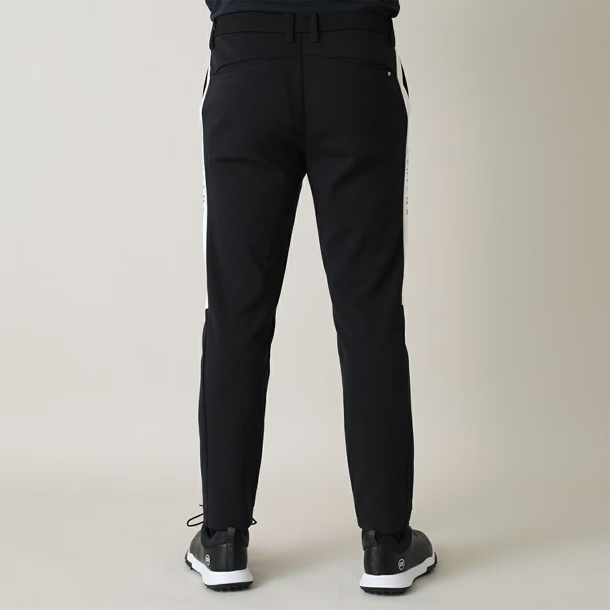 トラヴィスマシューのロングパンツ