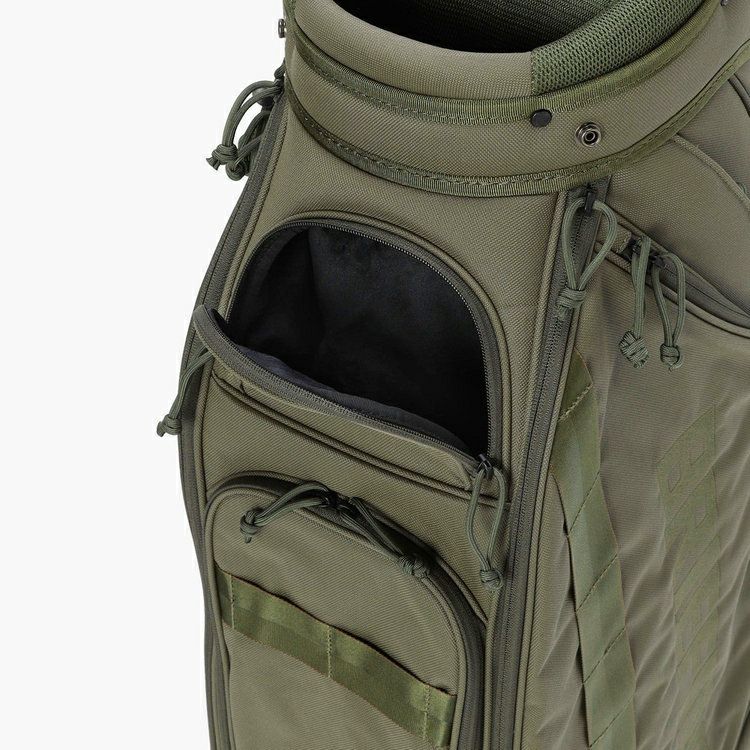 ブリーフィングゴルフのキャディバッグ