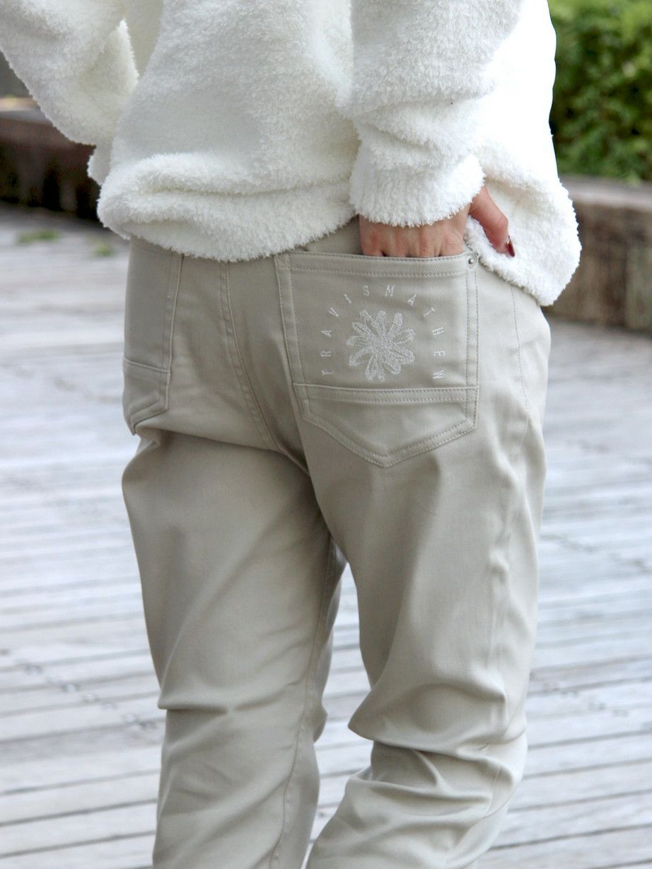 トラヴィスマシューのロングパンツ