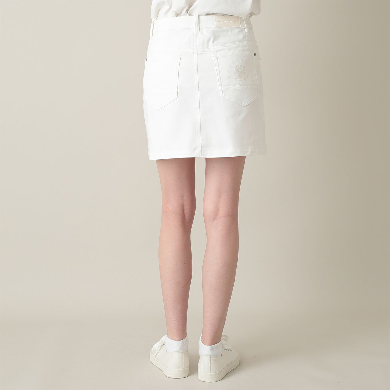 トラヴィスマシューのスカート