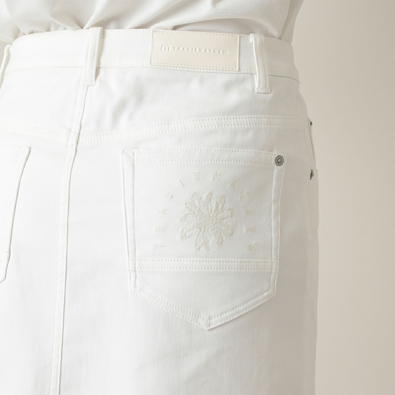 トラヴィスマシューのスカート