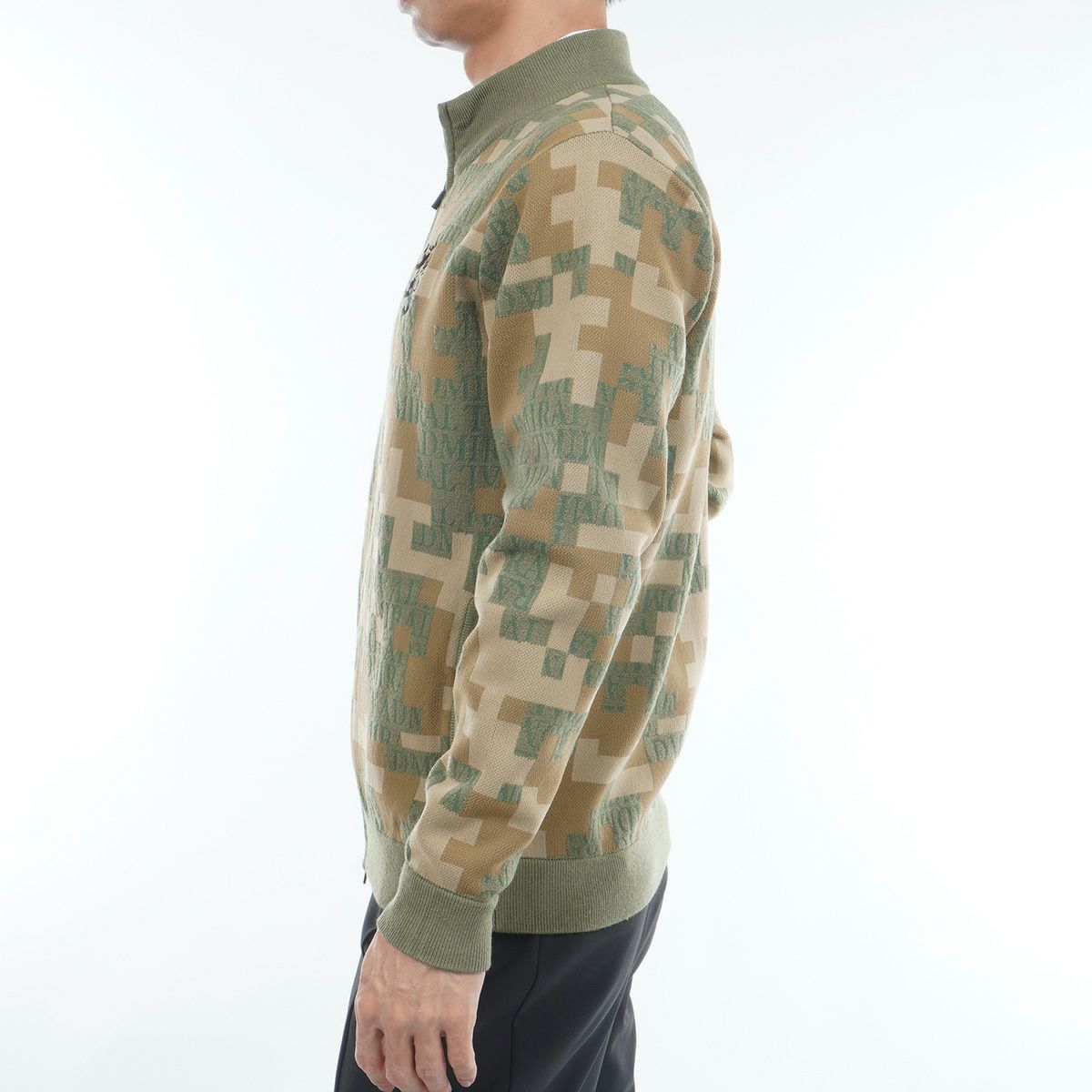 アドミラルゴルフのブルゾン