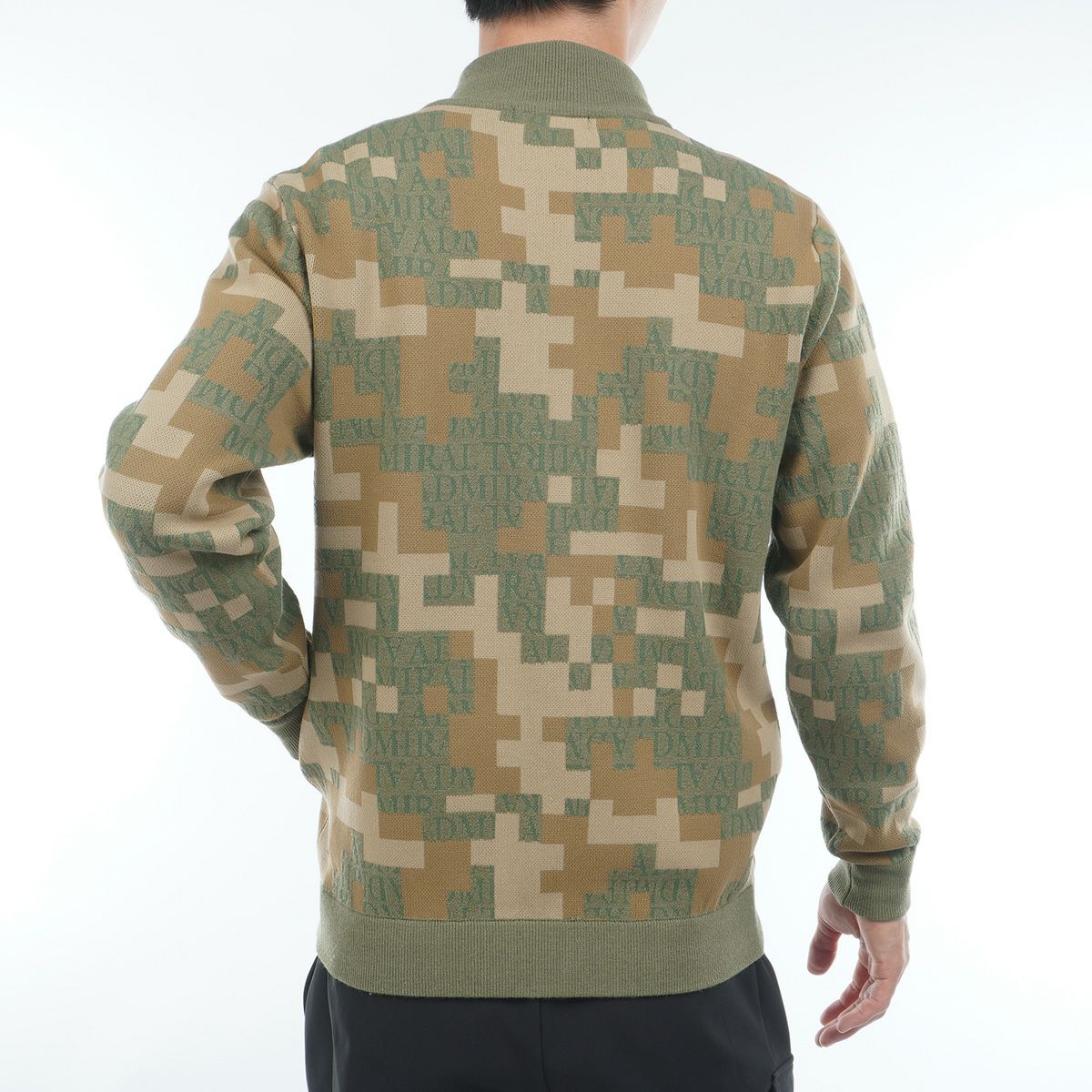 アドミラルゴルフのブルゾン