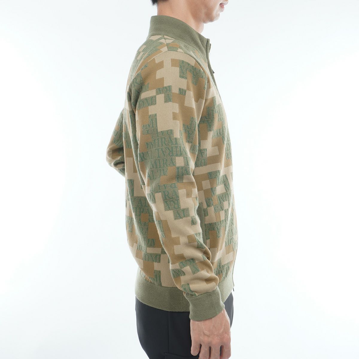 アドミラルゴルフのブルゾン